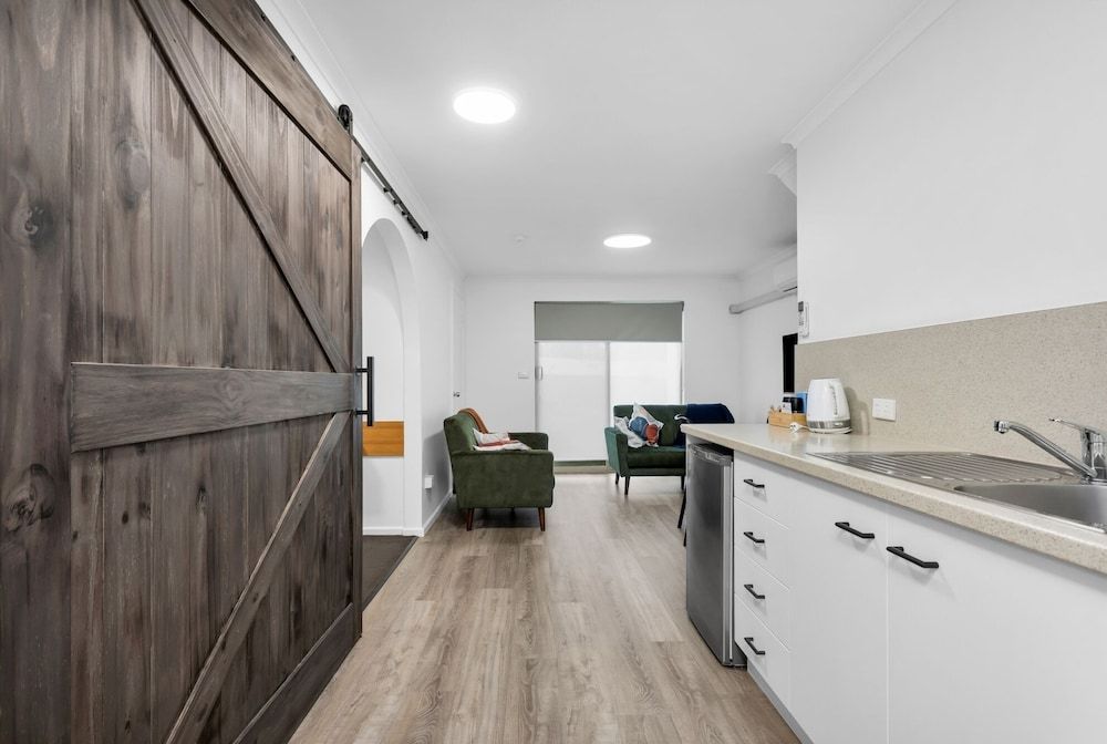 Elphin Motel & Serviced Apartments Apartment, 2 Bedrooms, Courtyard Area, Free Wi-Fi & Parking 8