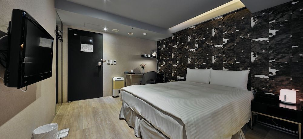 MY HOTEL Room (Run of House) Limitation: 6.00PM 2