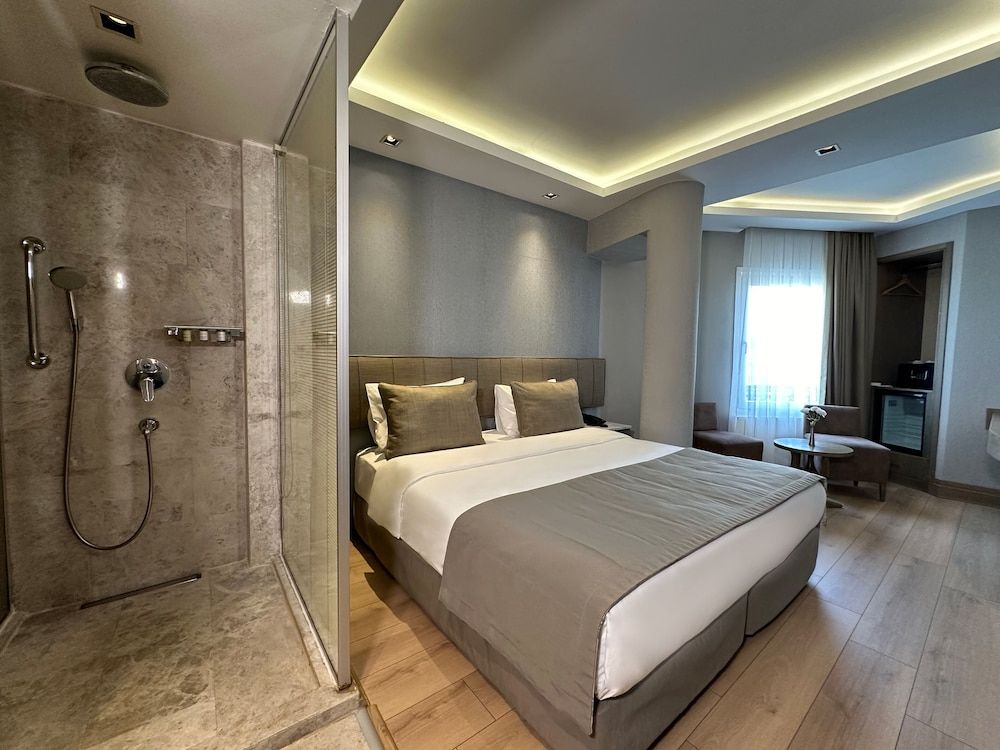 AHC Grand Bazaar Hotel Standard Double or Twin Room 4