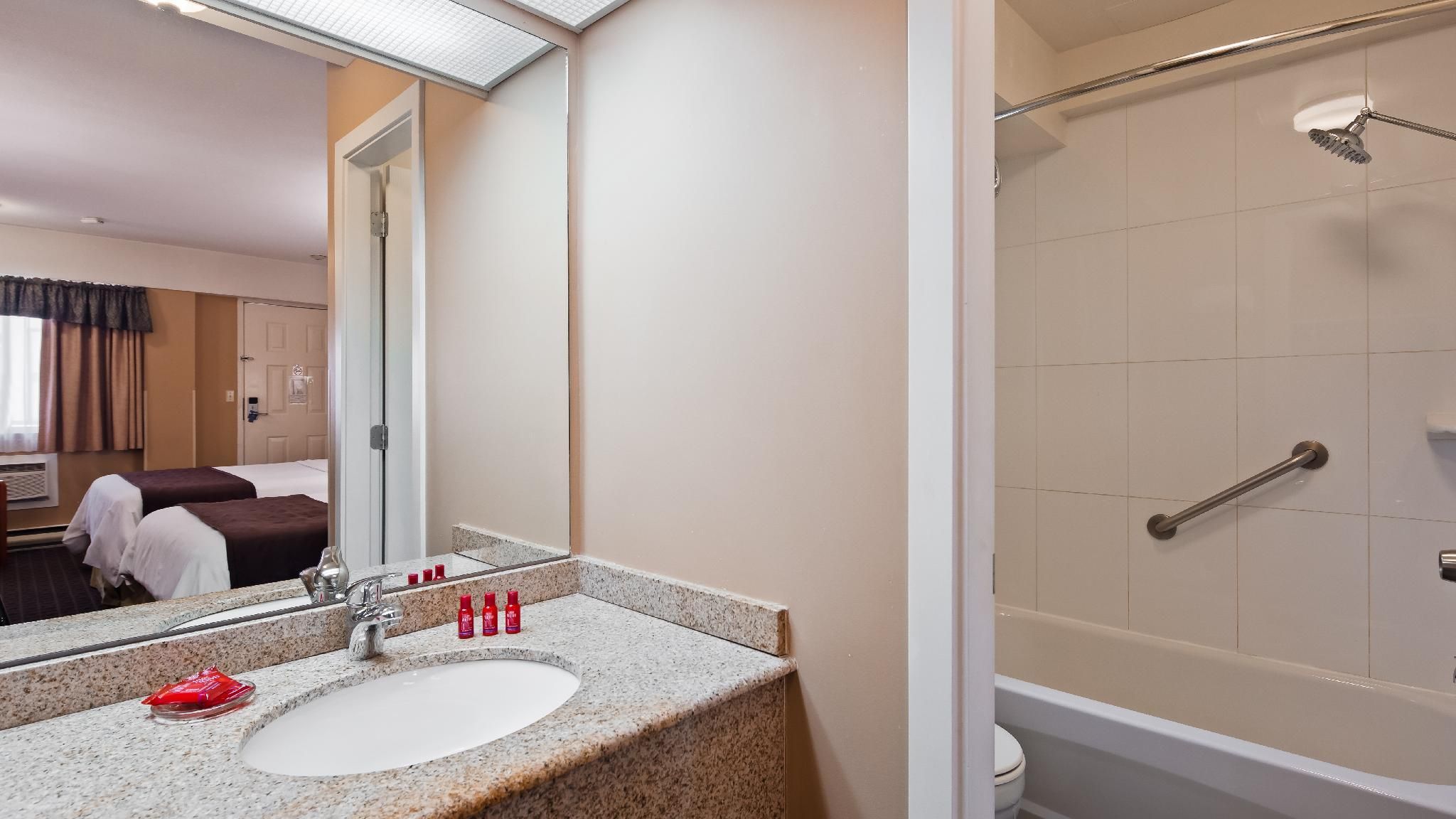 2 queen beds, nonsmoking