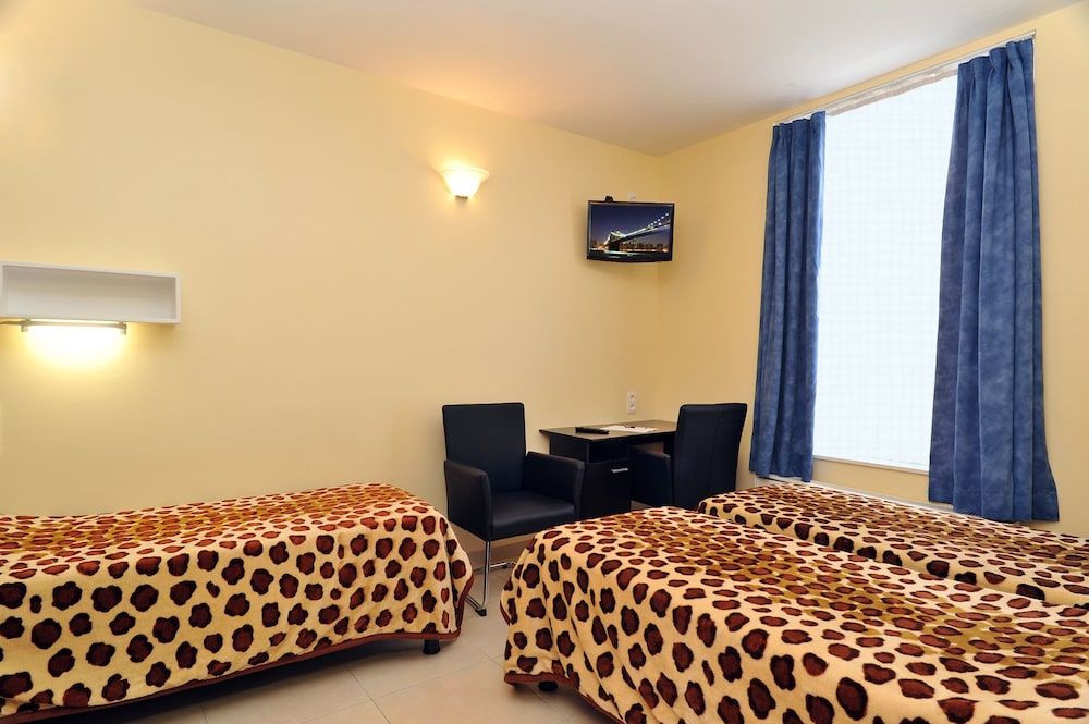 undefined Hotel Mirabeau 8