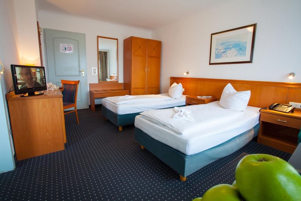 INA Hotel Royal Standard Double Room 3