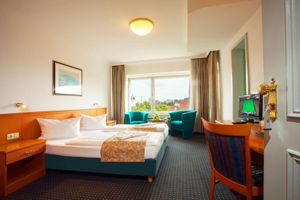 INA Hotel Royal Standard Double Room 4