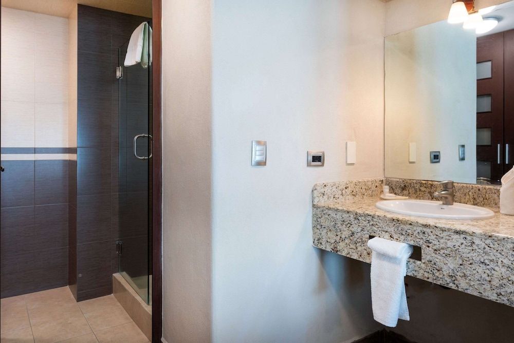 Sleep Inn Puebla Centro Histórico Standard Room, 2 Queen Beds, Non Smoking 4