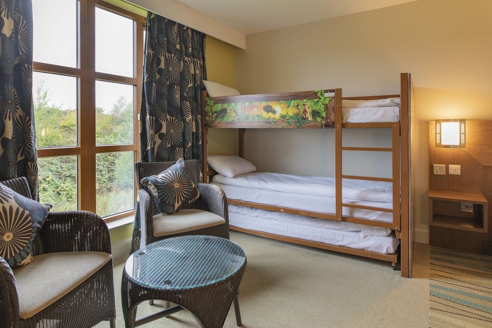 Chessington Safari Hotel Safari Double Room with Bunk Beds & Wanyama view 3
