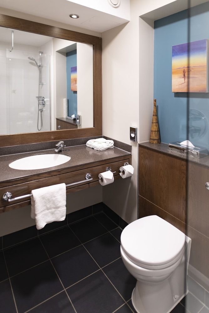 Chessington Safari Hotel Safari Double Room with Bunk Beds & Wanyama view 6