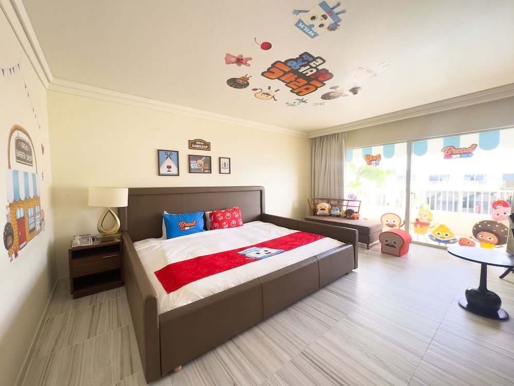 Lotte Hotel Guam Bread Barbershop Pool Side Club with Club Lounge Access