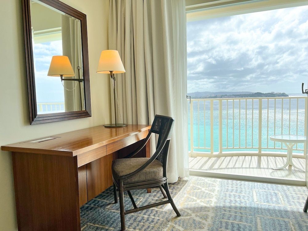 Lotte Hotel Guam Ocean Front Deluxe 10