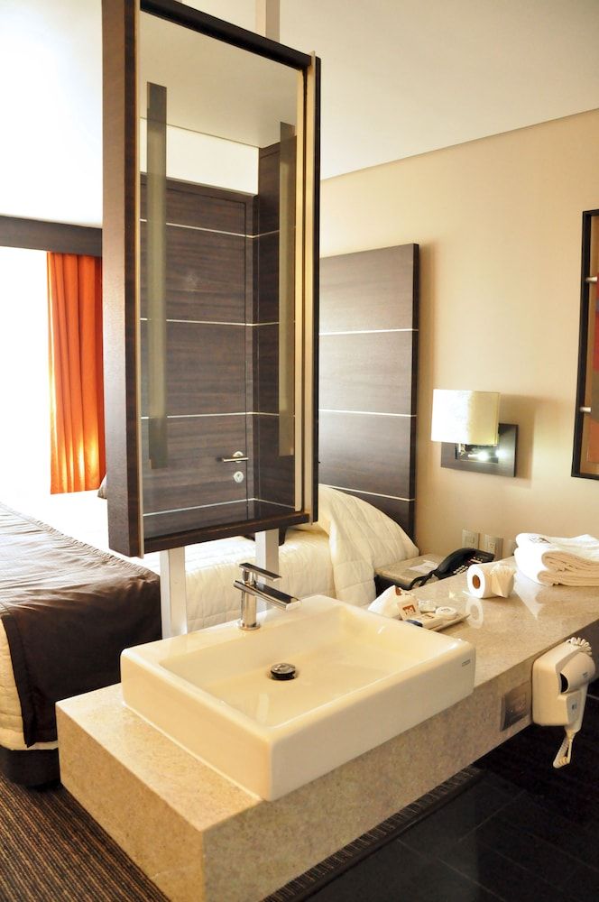 Hotel Real Alameda Master Suite 4