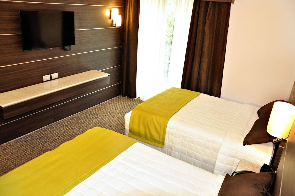 Hotel Real Alameda Suite, 2 Double Beds 3