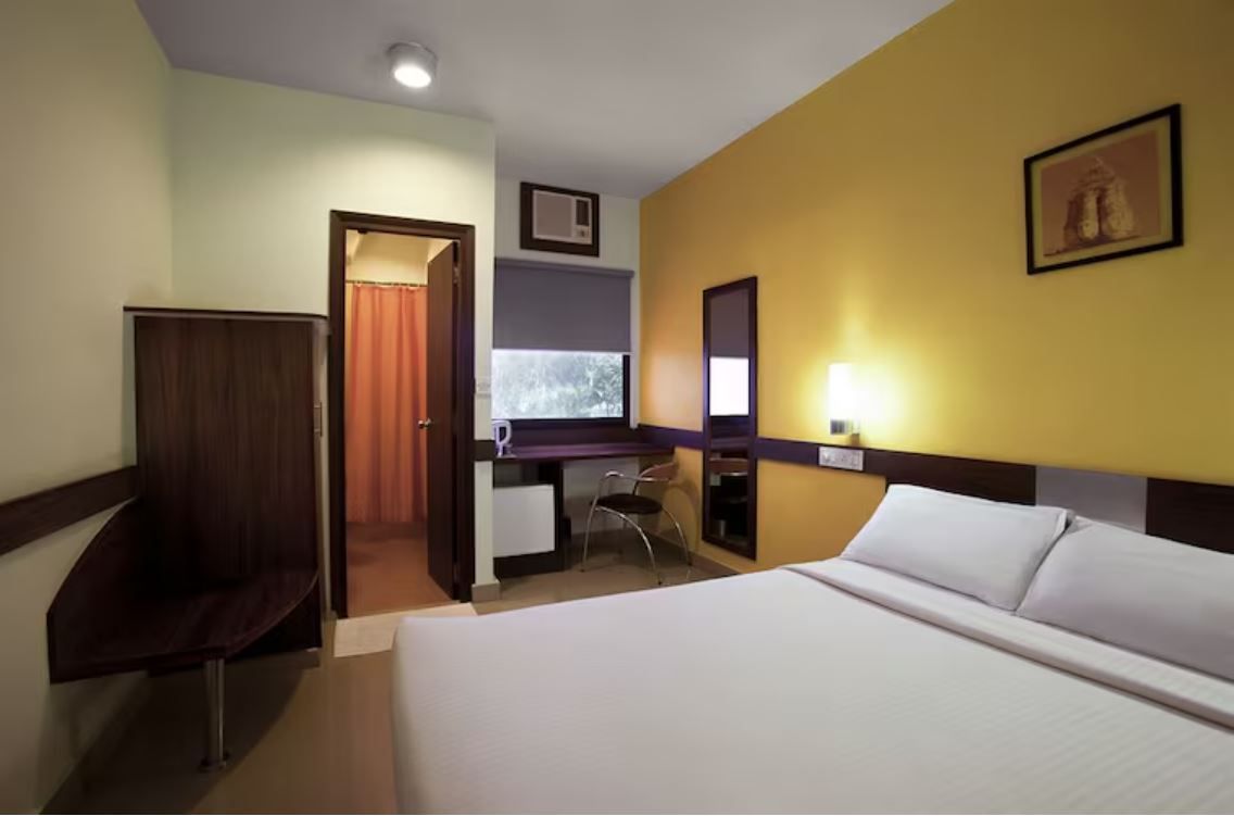 Ginger Chennai Vadapalani Standard room 3