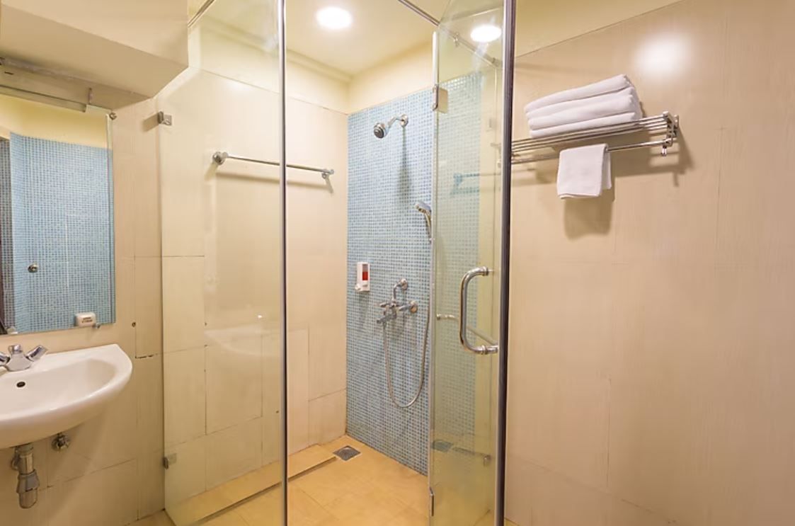 Ginger Chennai Vadapalani Standard room 5