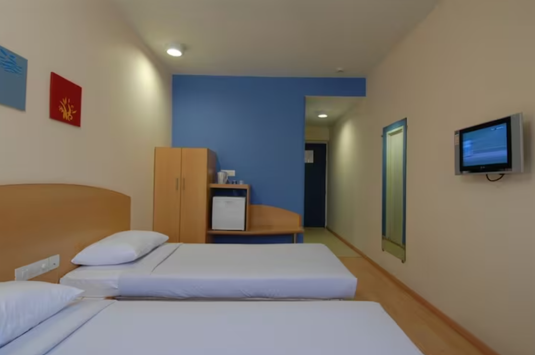 Ginger Chennai Vadapalani Standard room 4