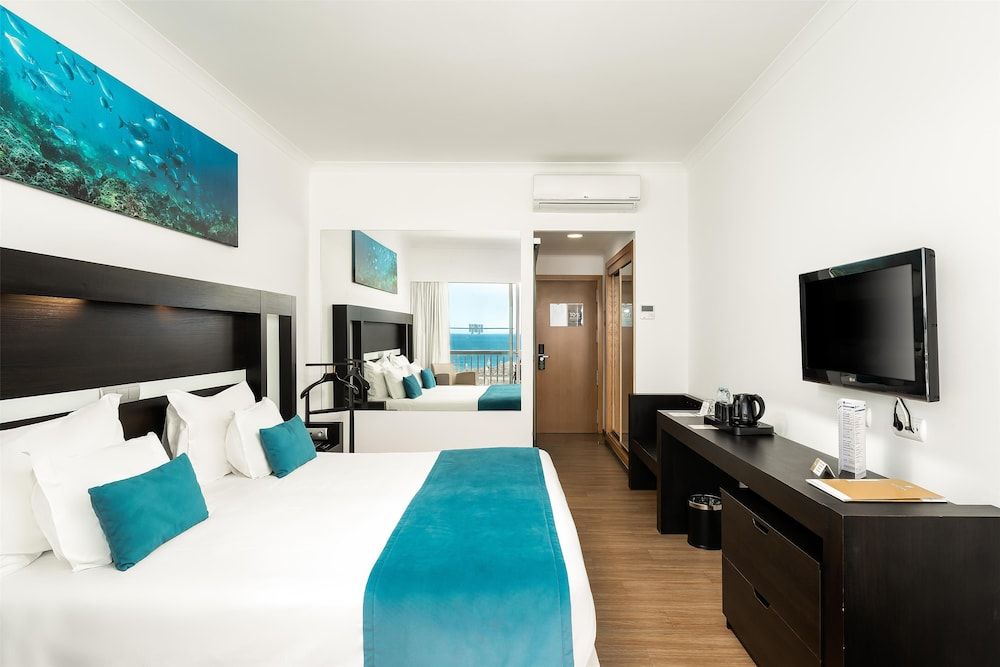 Jupiter Algarve Hotel Premium Double or Twin Room, Sea View 2