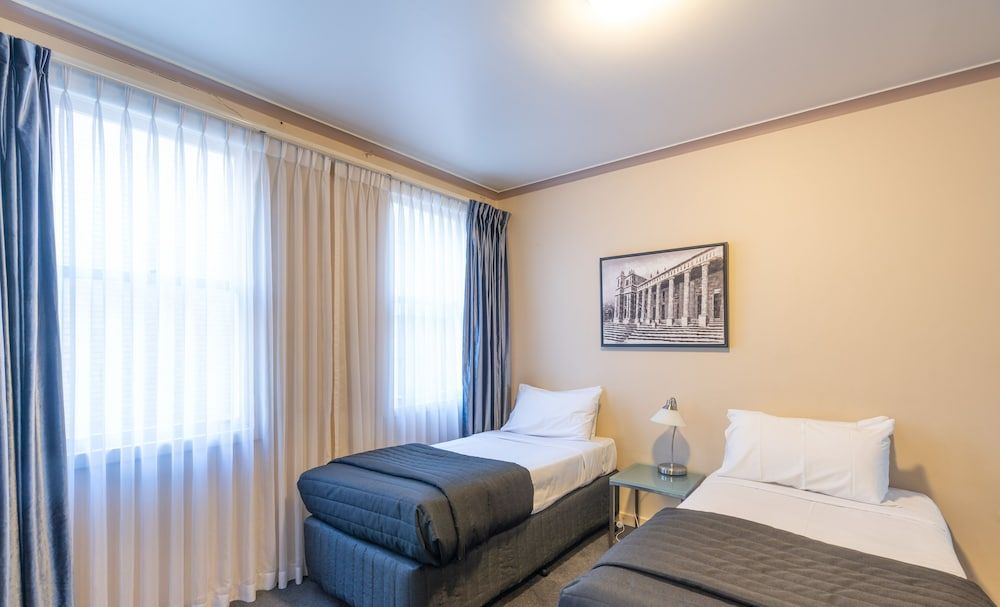 Clocktower Apartment Hotel Executive Two Bedroom (1 King, 2 Single) 2