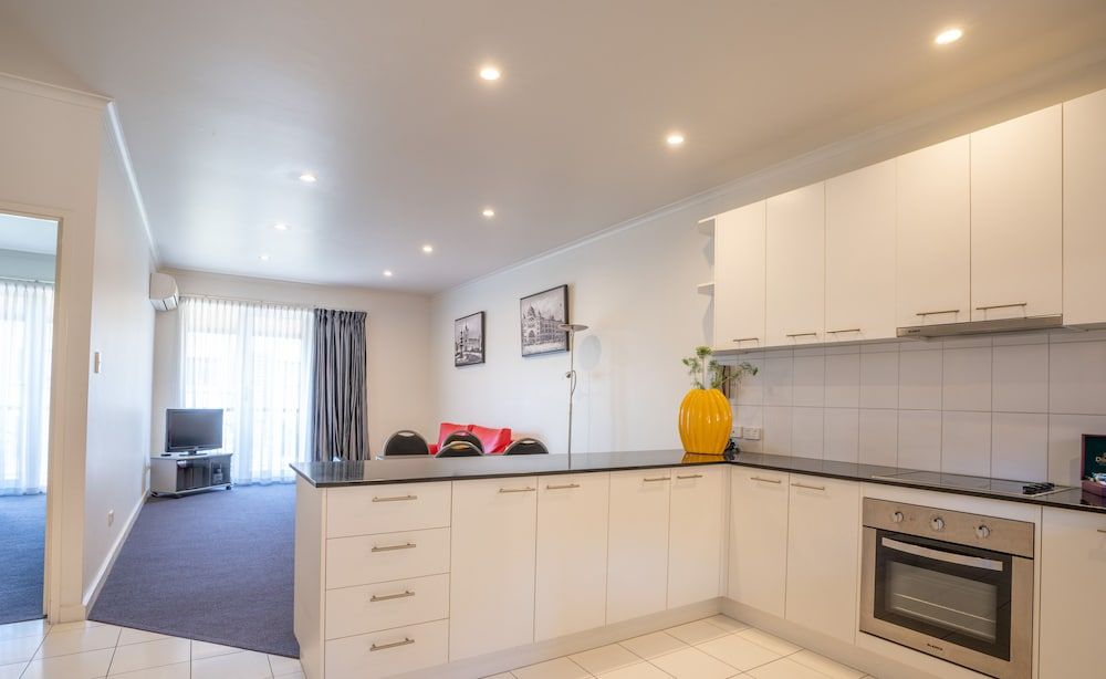 Clocktower Apartment Hotel Executive One Bedroom