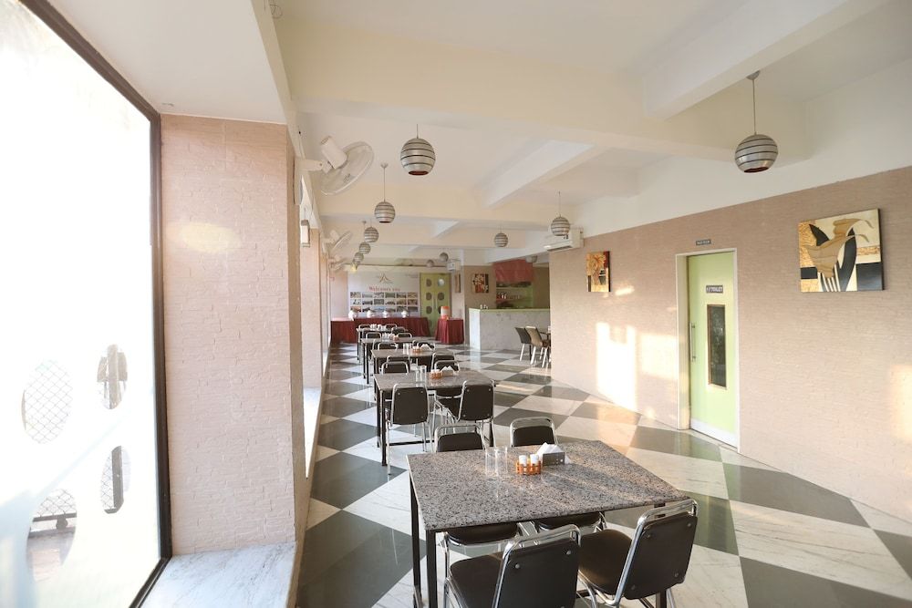 undefined Hotel Aristro 4