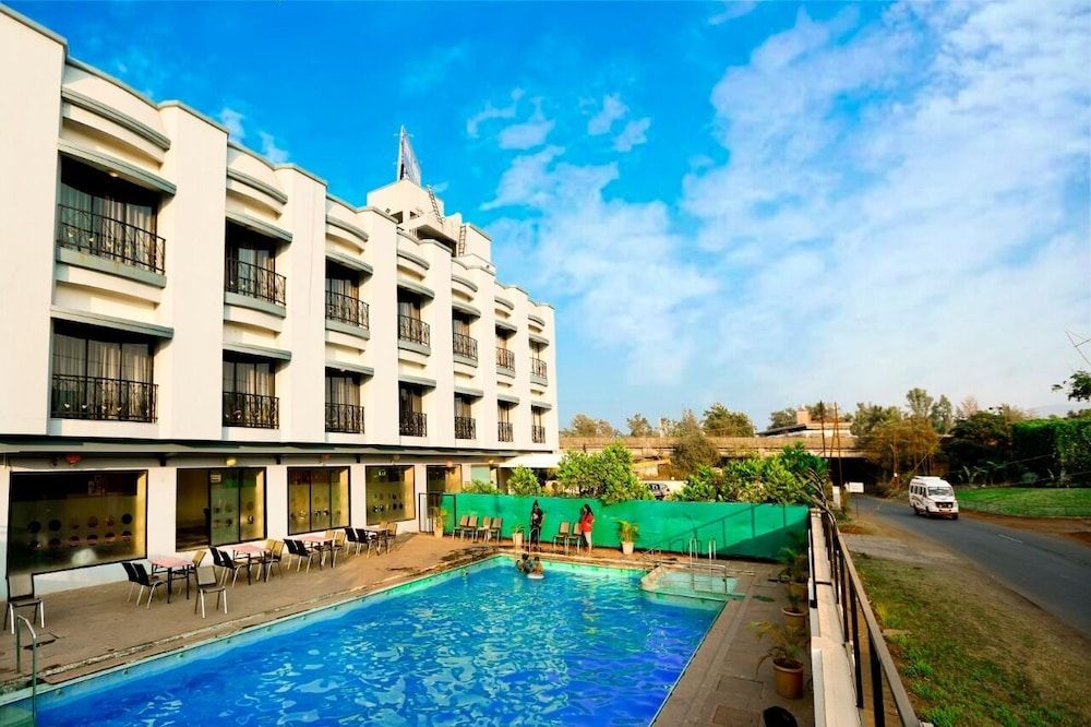 undefined Hotel Aristro 5