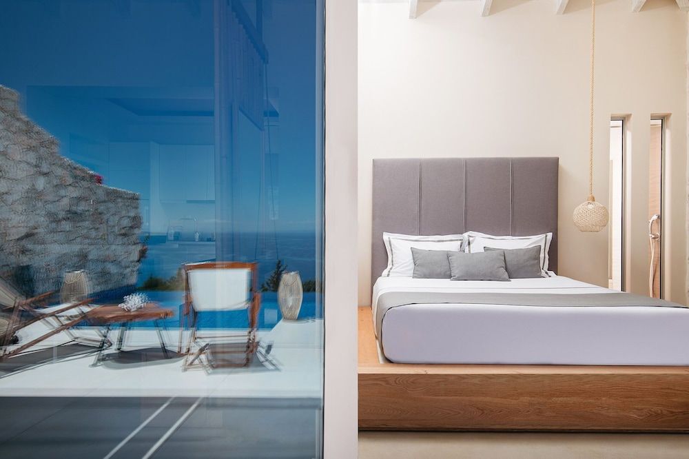 Honeymoon Suite