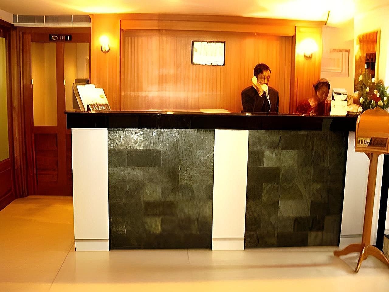 undefined The Avenue Center Hotel 2