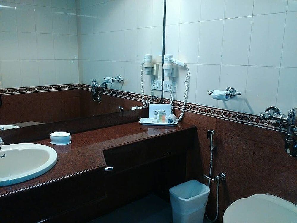The Avenue Center Hotel Suite Room 2