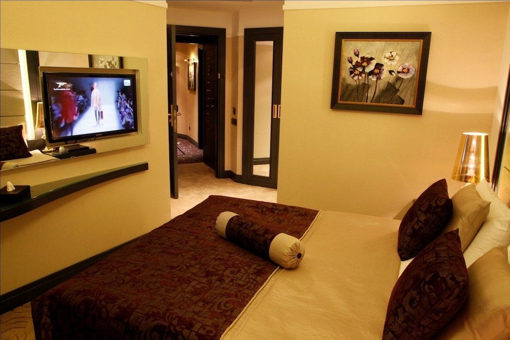 undefined Mirilayon Hotel