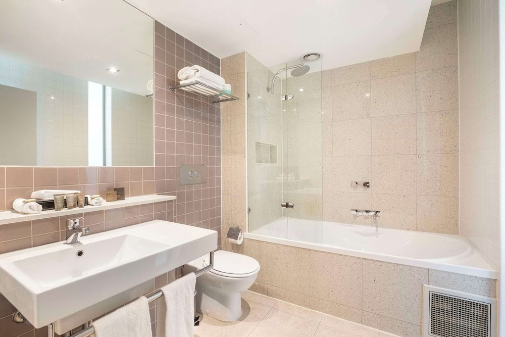 Rye Hotel by Nightcap Plus Poolside King Spa 8