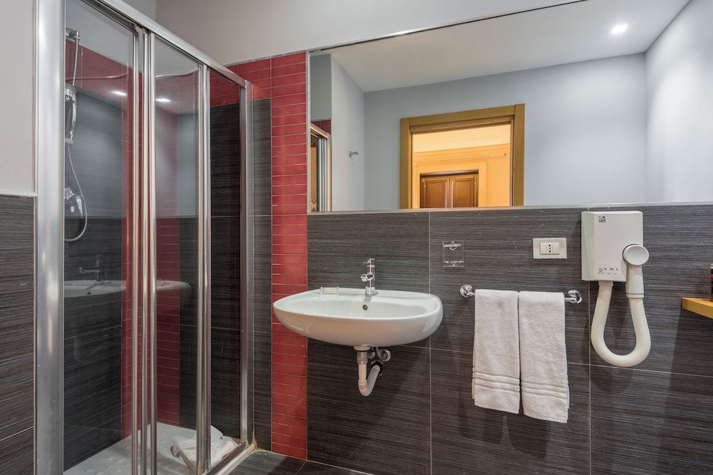 Vittorio Veneto Hotel Superior Triple Room 13