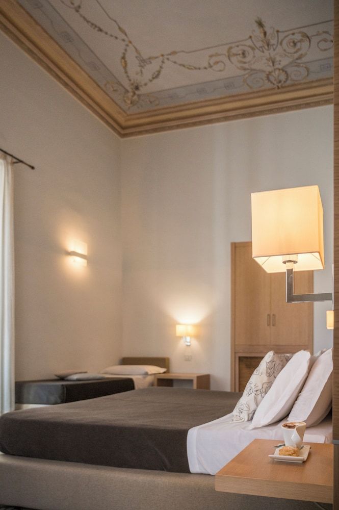 Vittorio Veneto Hotel Superior Triple Room 16