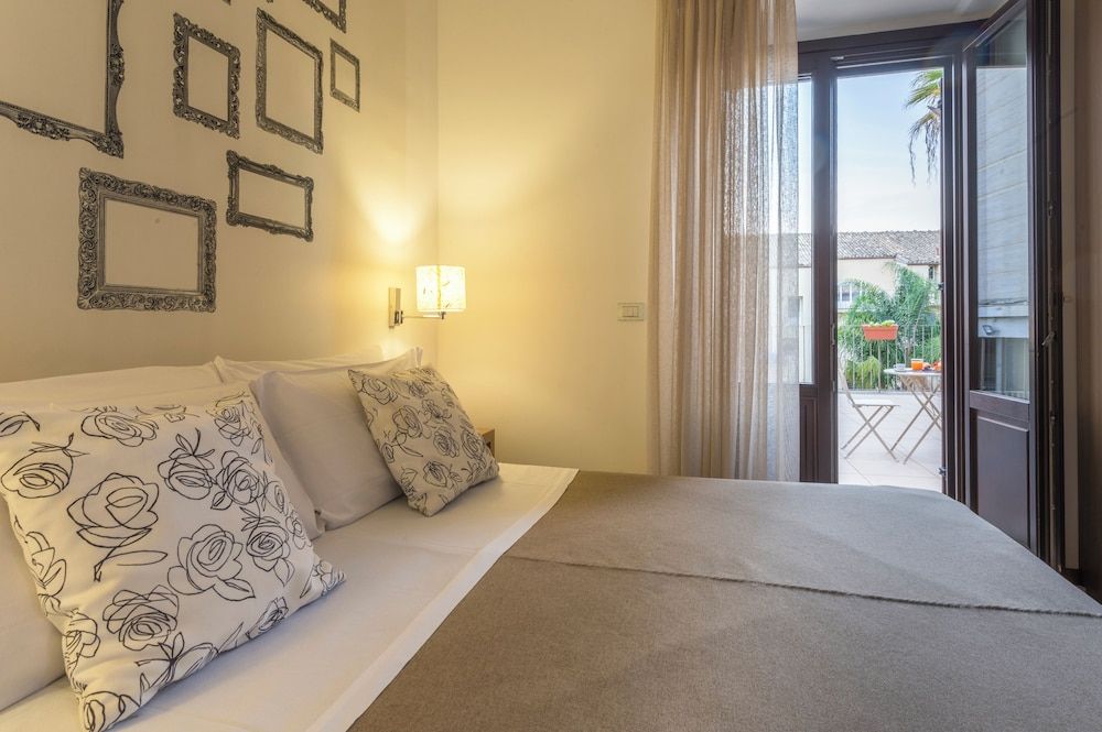 Vittorio Veneto Hotel Superior Triple Room 8