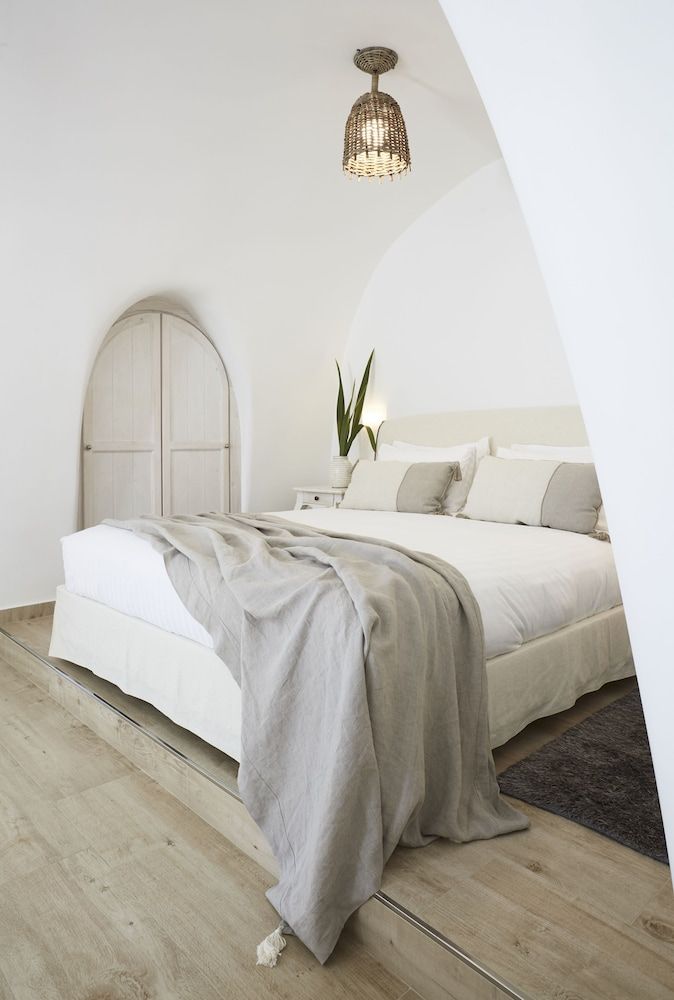 Celestia Grand Honeymoon Villa, 1 Queen Bed, Sea View (Private Heated Pool) 3