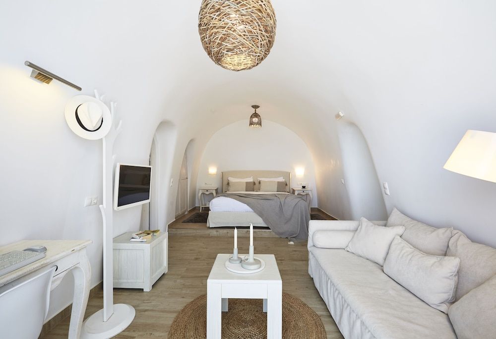 Celestia Grand Honeymoon Villa, 1 Queen Bed, Sea View (Private Heated Pool) 4