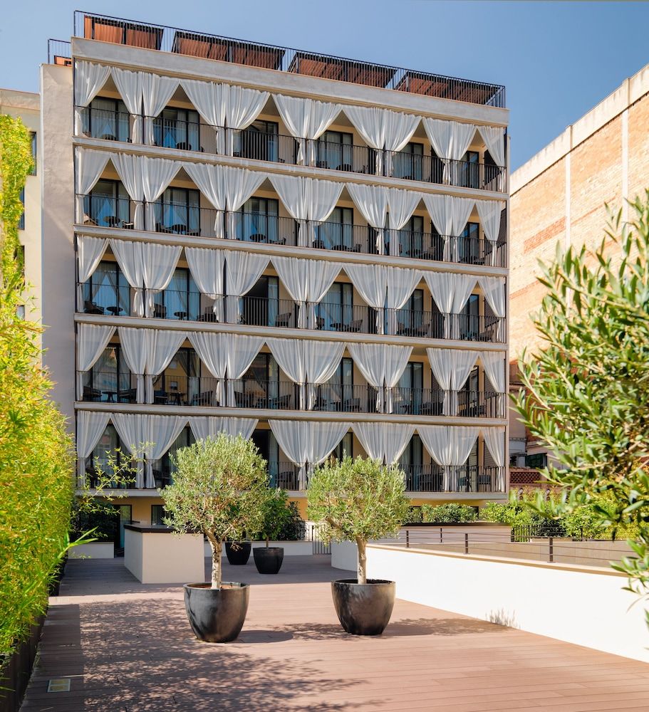 undefined H10 Art Gallery 9