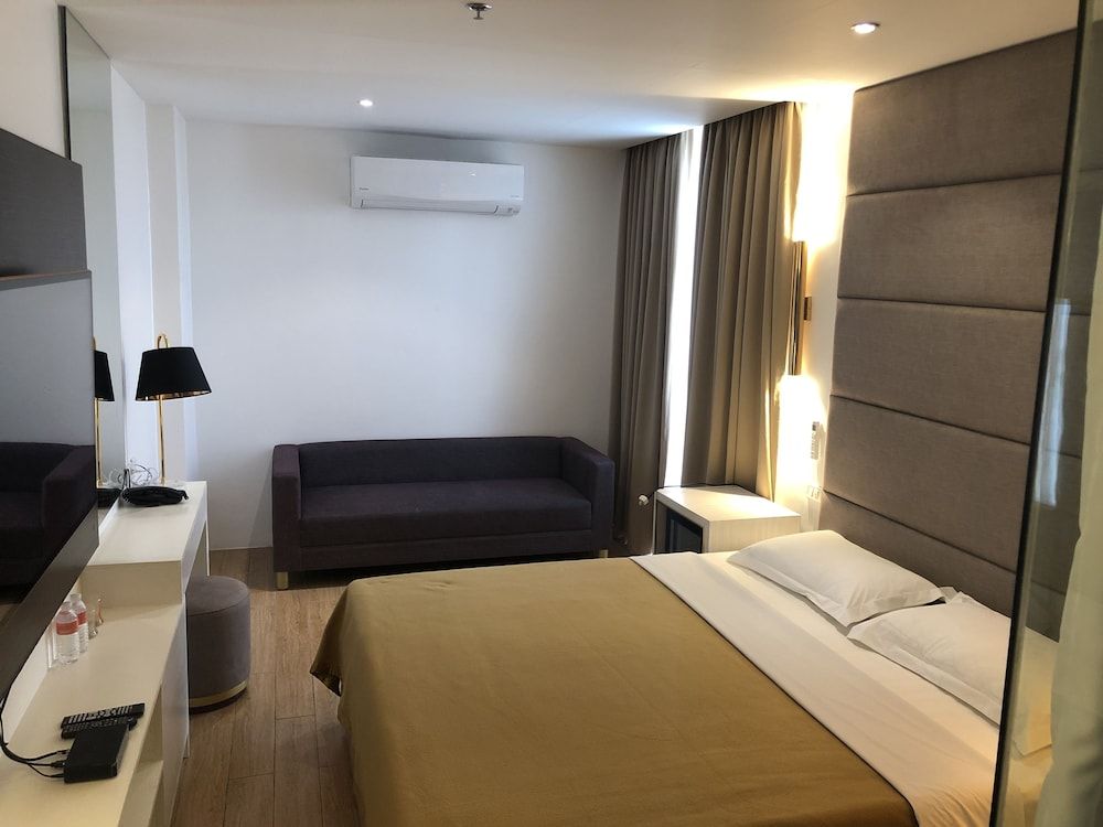 Apollonia Royale Hotel Royal Suite 3