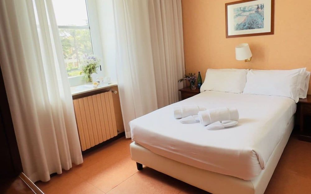 undefined Villa EUR - Parco dei Pini 9