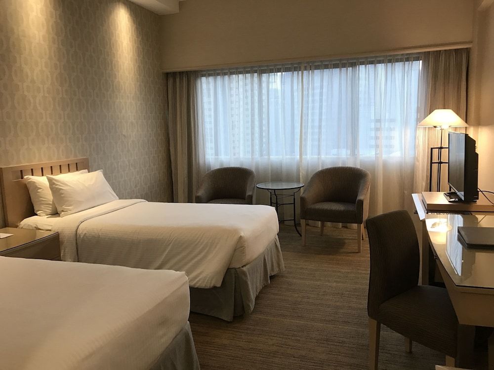 York Hotel Superior Twin Room 9