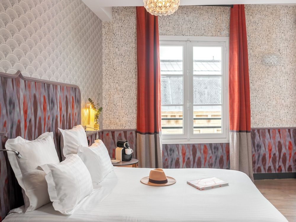 Hôtel Crayon Rouge Deluxe Double Room 6