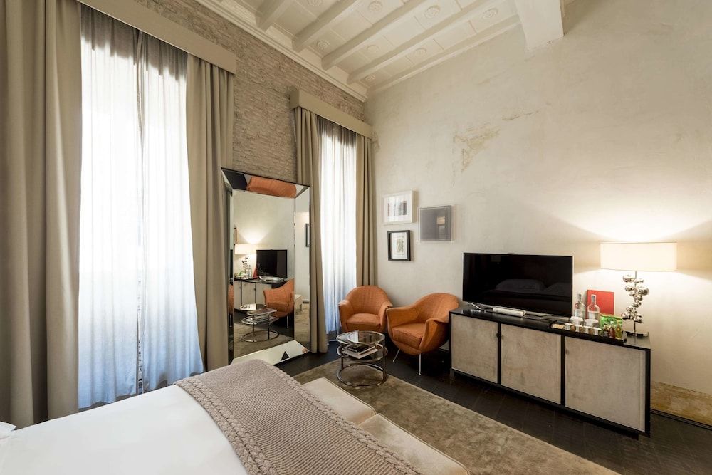 DOM Hotel Deluxe Room 9