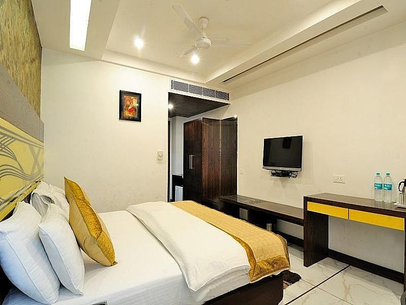 Hotel Le Benz Deluxe Room 2