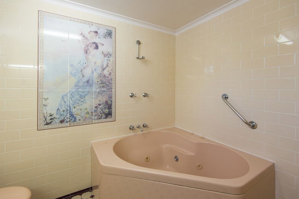 Mid City Motor Inn Executive King 5