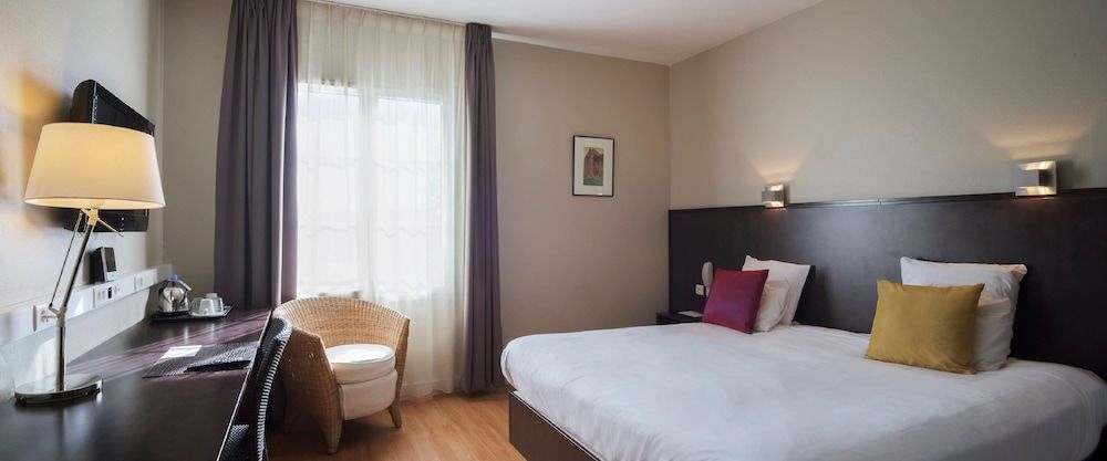 Best Western Plus Le Canard Sur le Toit Comfort Room, 1 King Bed, Non Smoking 4