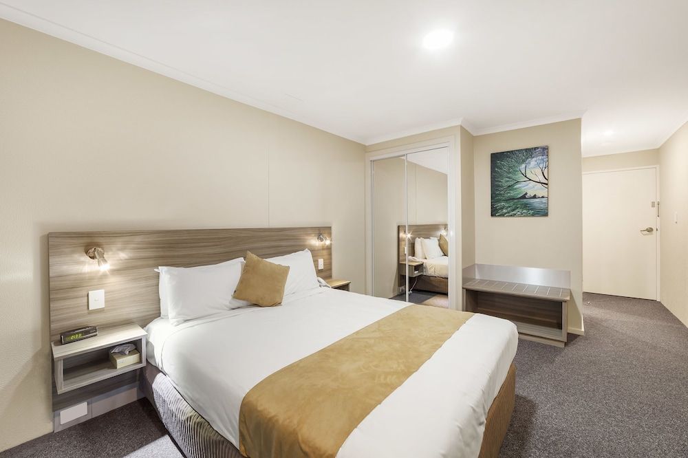 Ciloms Airport Lodge Standard Queen Room 2