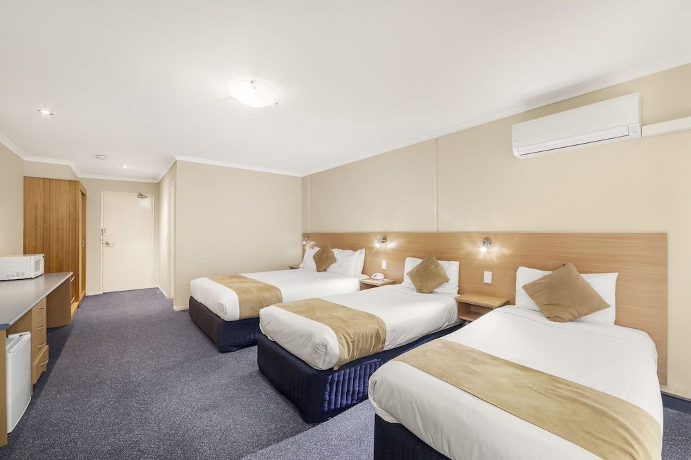 Ciloms Airport Lodge