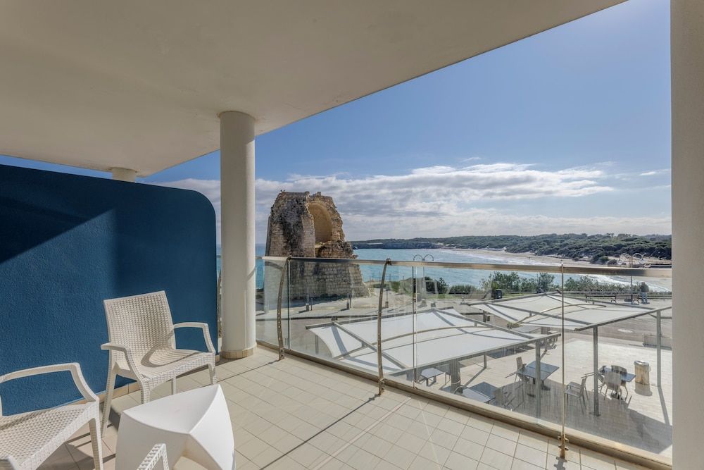 Hotel Belvedere, Torre Dell'Orso Deluxe Triple Room 4