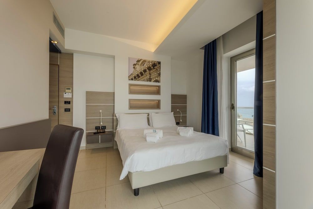 Hotel Belvedere, Torre Dell'Orso Deluxe Double Room, Sea View 3