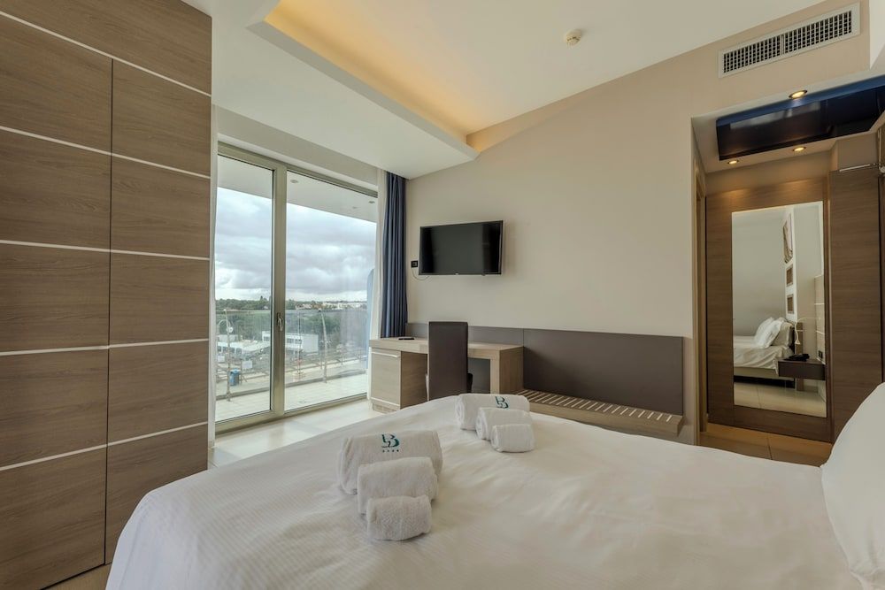 Hotel Belvedere, Torre Dell'Orso Deluxe Double Room, Sea View 2