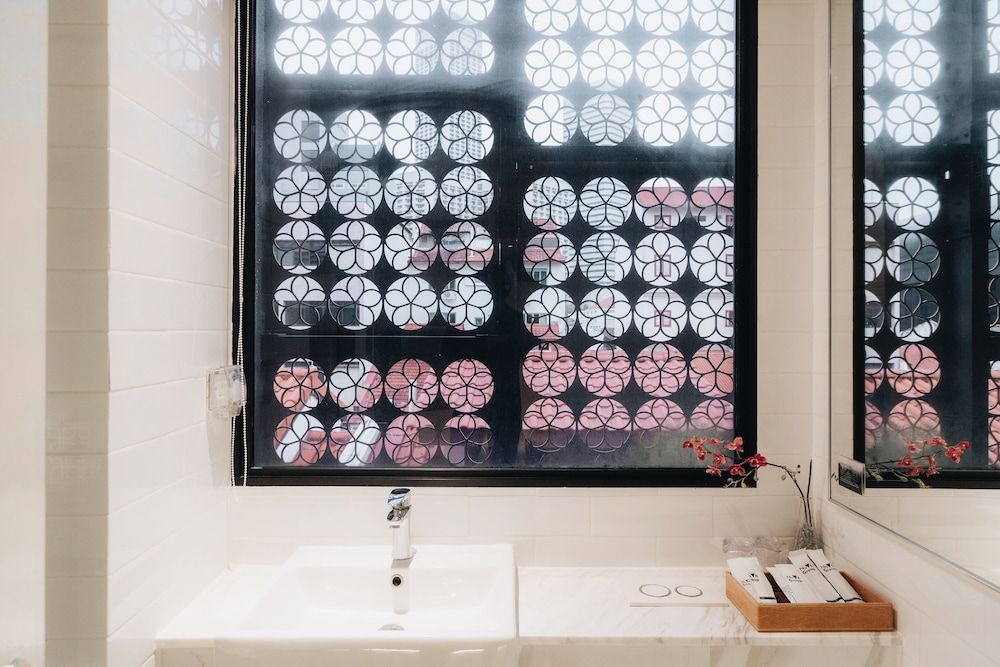 Hotel NuVe Heritage Deluxe Room, 1 King Bed 4