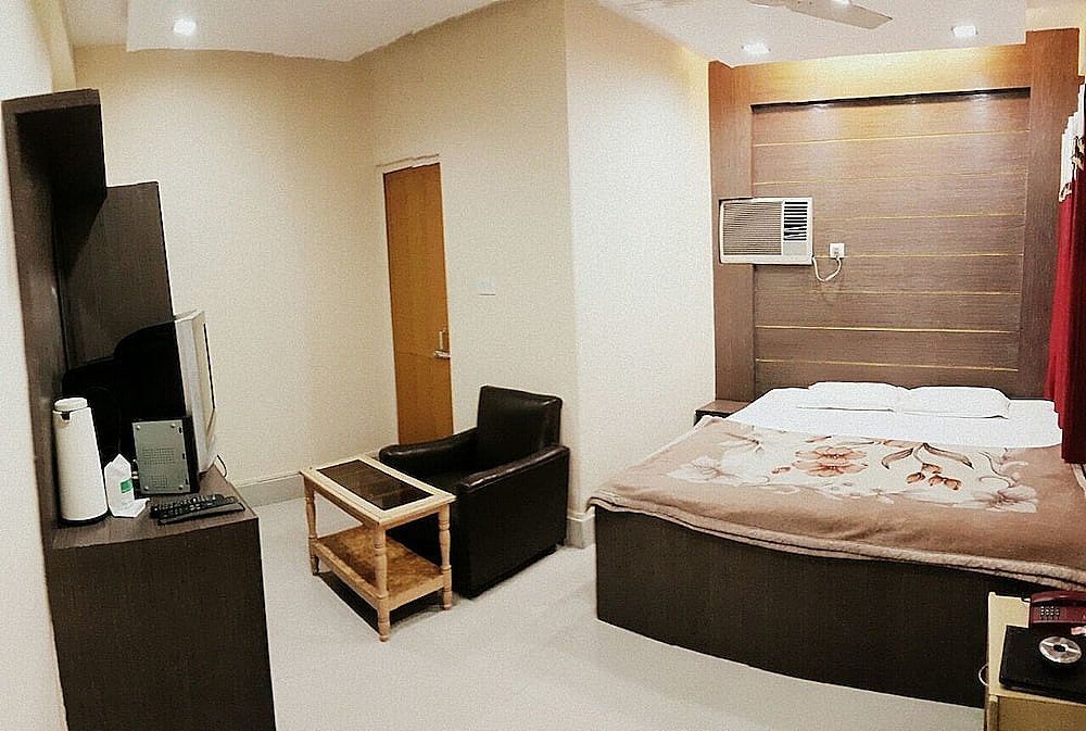 Hotel Royal Garden Standard Double Room 4