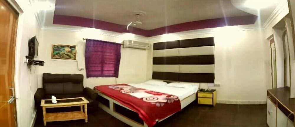 undefined Hotel Royal Garden 9