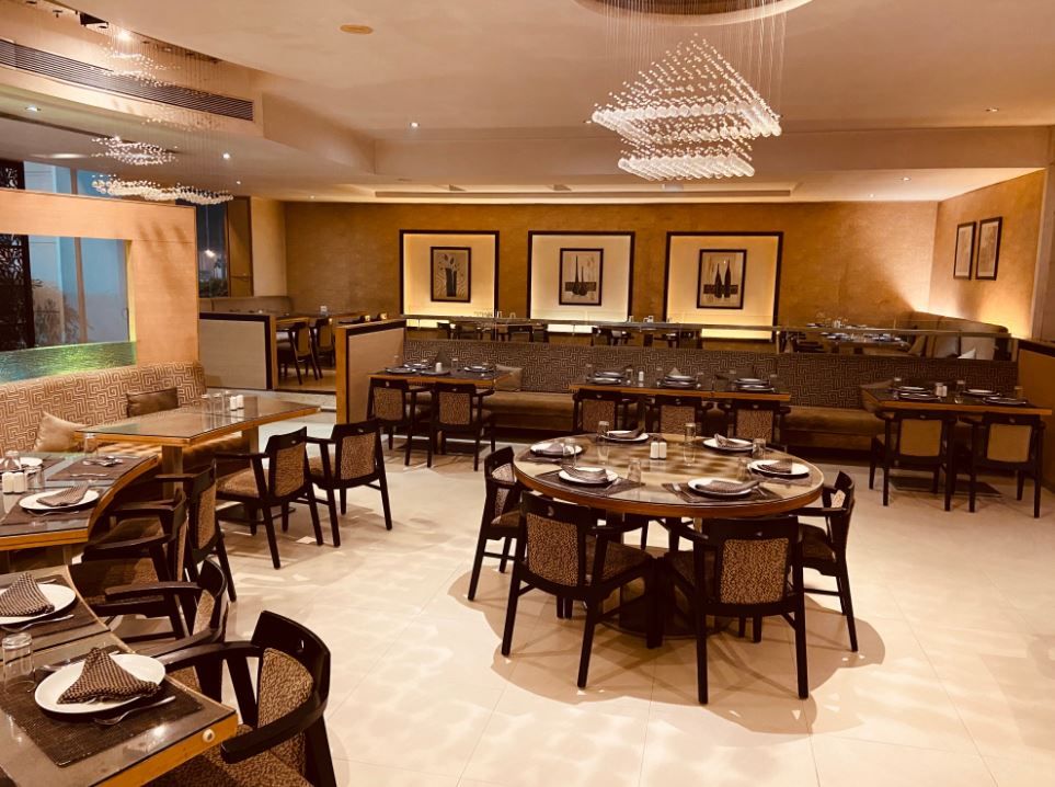 undefined Hotel Royal Garden 3